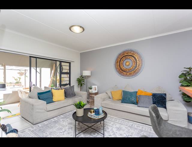 3 BEDROOM APARTMENT FOR SALE IN RICHWOOD